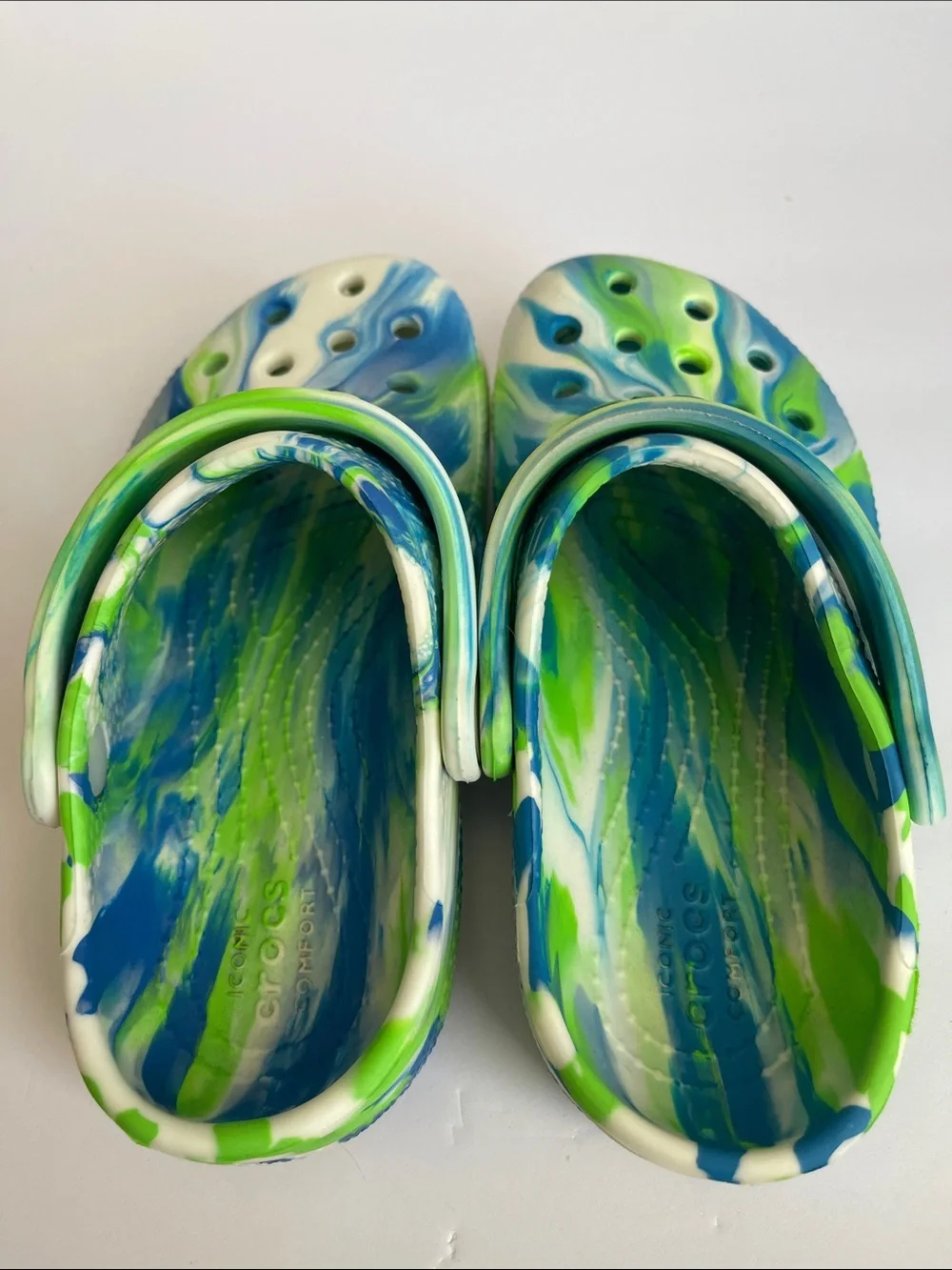 Green blue white crocs shoes kids 11 - Picture 5 of 5